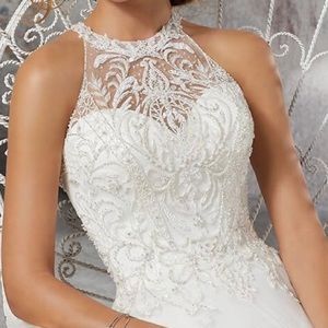 Brand new never worn Mori Lee white high neck wedding dress size US 5/6